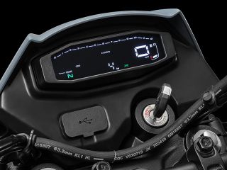 2025年 230 Dual（メーター表示イメージ）