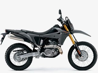 2025年 DR-Z4S（サイドビュー）