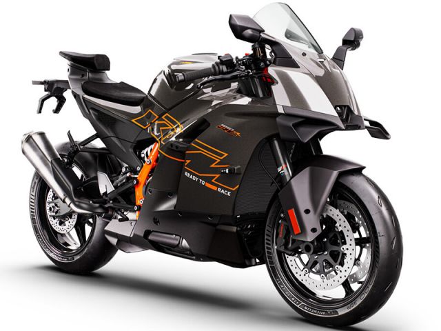 2026年 990 RC R BLACK METALLIC（カタログメイン）