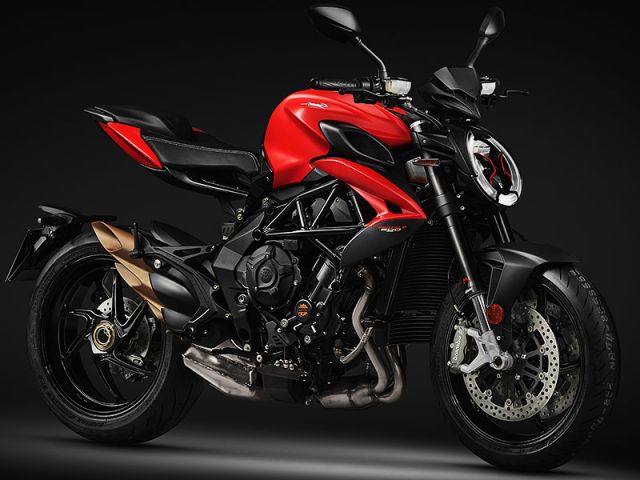 2026年 BRUTALE 800 MATT AGO RED（カタログメイン）