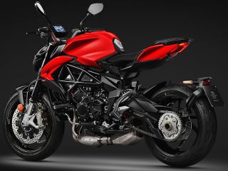 2026年 BRUTALE 800（リアビュー）