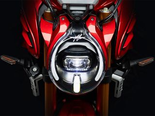 2026年 BRUTALE Serie Oro（ヘッドライトイメージ）