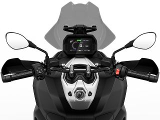 2026年 SR GT 400 Rally Replica（ハンドルまわりイメージ）