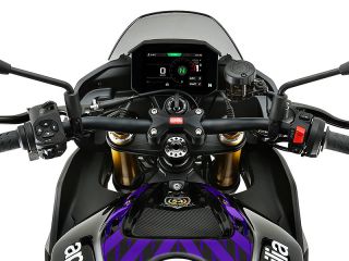 2026年 Tuono V4 Factory（ハンドルまわりイメージ）