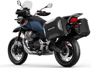 2026年 V85 TT Travel（リアビュー）