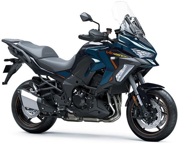 2026年 Versys 1100 SE メタリックディープブルー×メタリックディアブロブラック（カタログメイン）