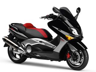 2026年 TMAX560 25th Anniversary ABS※参考：2005年発売のTMAXスペシャル
