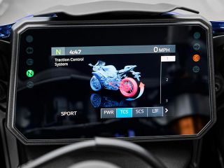 2026年 YZF-R7（メーター表示イメージ）