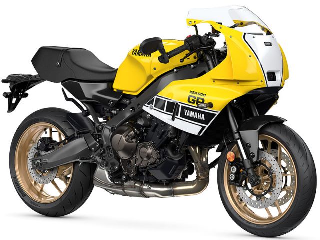 2026年 XSR900GP ABS ライトレディッシュイエローソリッド1（カタログメイン）