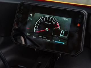 2026年 XSR900GP ABS（メーター表示イメージ）