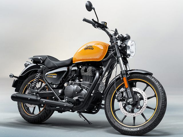 2026年 Meteor350 FIREBALL Fireball Orange（カタログメイン）