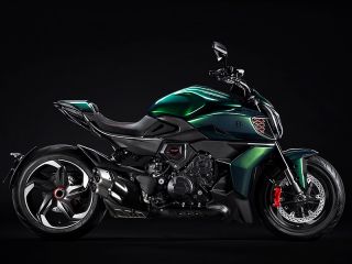 2024年 Diavel for Bentley（サイドビュー）