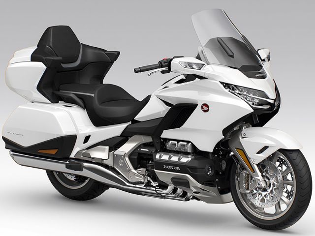 2026年 GOLDWING Tour Dual Clutch Transmission パールグレアホワイト（カタログメイン）