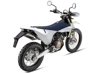 2026年 701 ENDURO（リアビュー）
