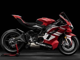 2027年 Superleggera V4 Centenario（サイドビュー）