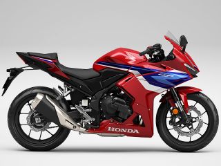 2026年 CBR400R E-Clutch（サイドビュー）※日本向けのCBR400R E-cluch