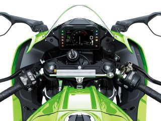2026年 Ninja ZX-10R（ハンドルまわりイメージ）