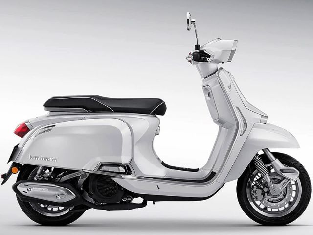 2026年 J125 Premium Line ホワイト（カタログメイン）