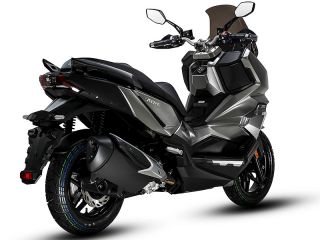 2026年 ADX250（リアビュー）