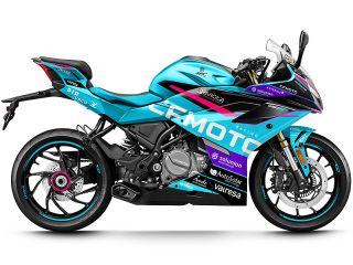 2025年 250SR S（サイドビュー）