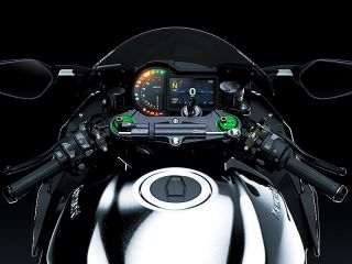 2027年 Ninja H2 Carbon（ハンドルまわりイメージ）