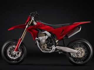 2027年 Desmo450 SM（サイドビュー）